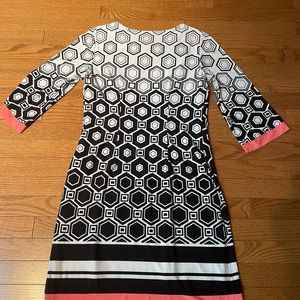 Sandra Darren dress. Size 6. Tailored in back